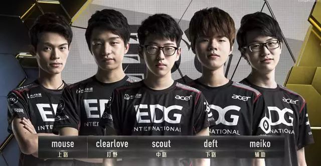 不仅强调了 不仅强调了