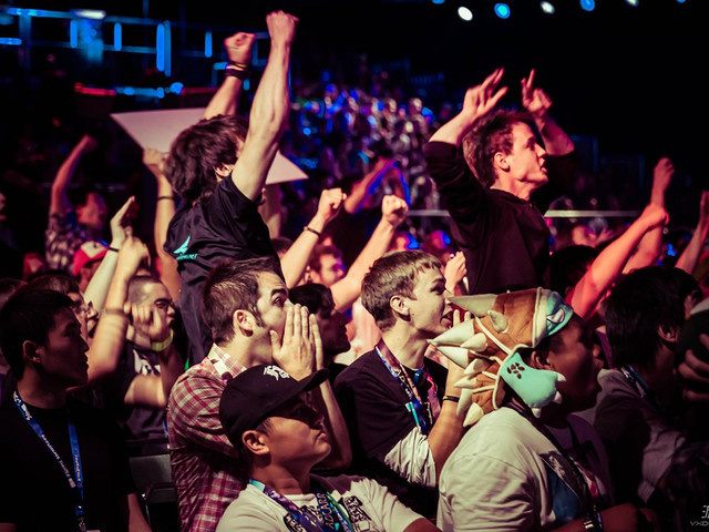 立标志着女 立标志着女